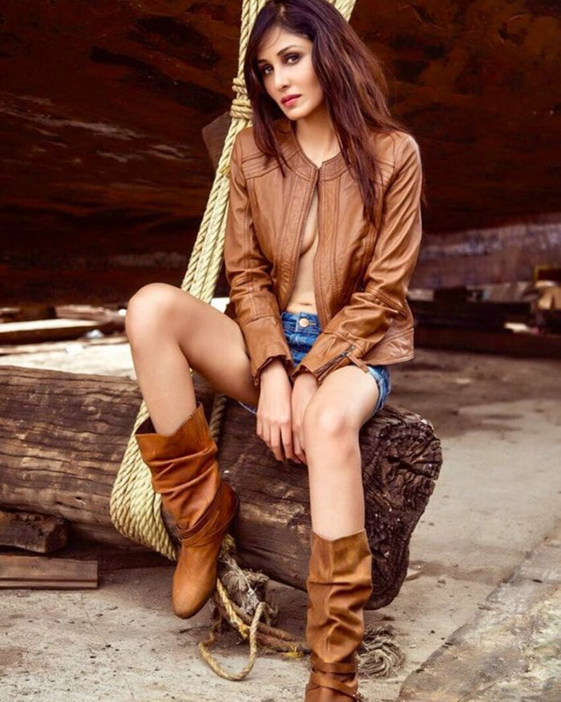 Pooja Chopra Instagram Photos